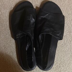 Sophia Milano Black Leather Slide Sandals 8.5